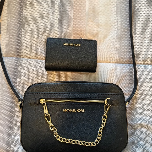 Michael Kors Crossbody & Wallet - Picture 1 of 4